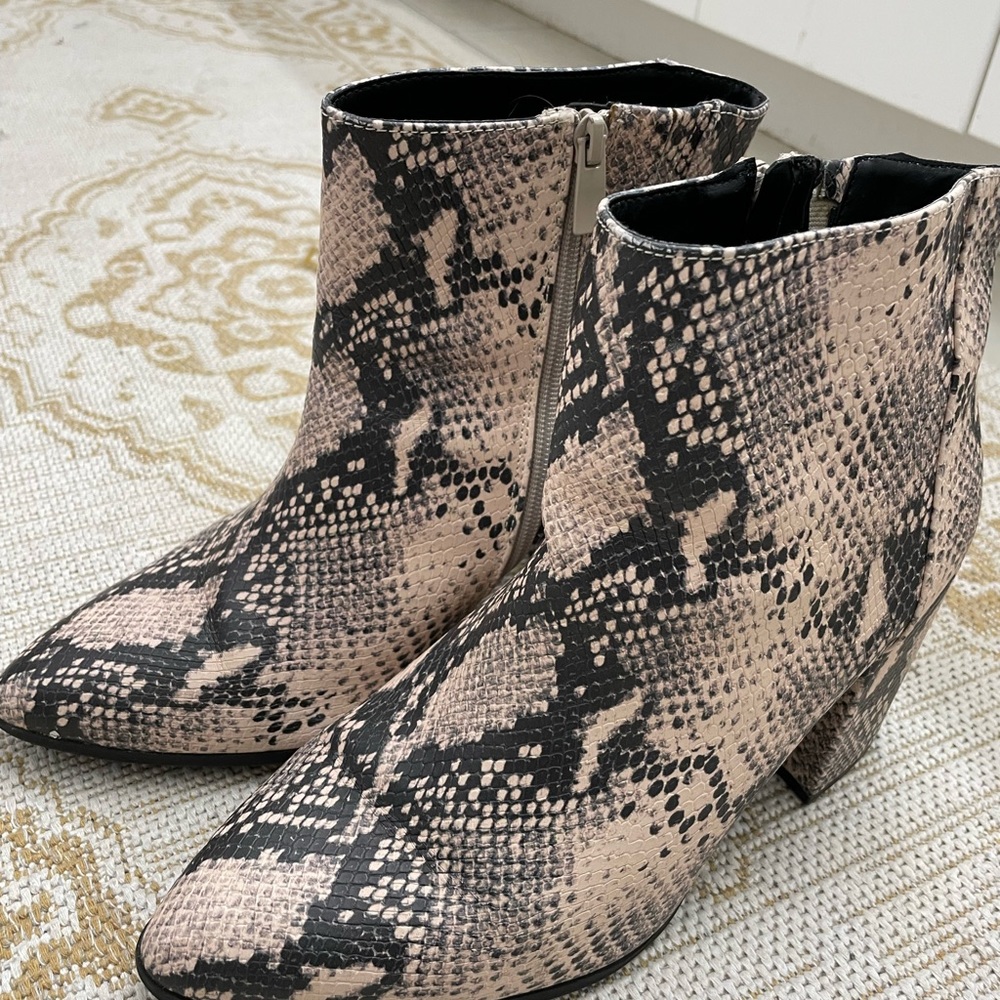 Torrid SNAKESKIN PRINT FAUX LEATHER BLOCK HEEL BOOTIE (WW)